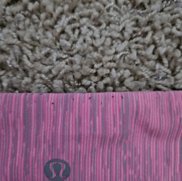 Lululemon Breathe Easy Crop Leggings Black/Pink - size 6 - Picture 11 of 13